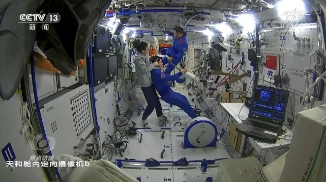 空間站生活忙碌又精彩 神舟十三航天員太空旅程過半
