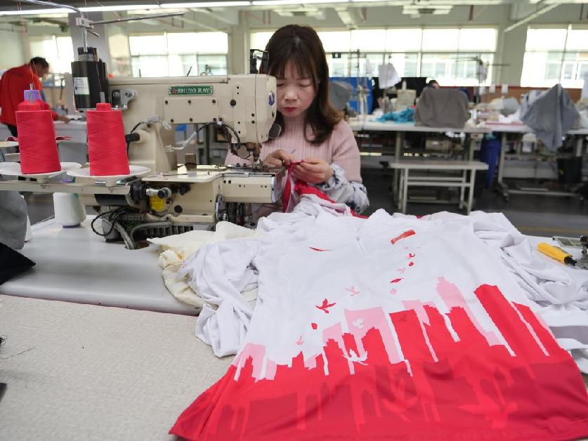 走近冬奧丨 “刀槍不入”的冬奧比賽服是怎樣煉成的？