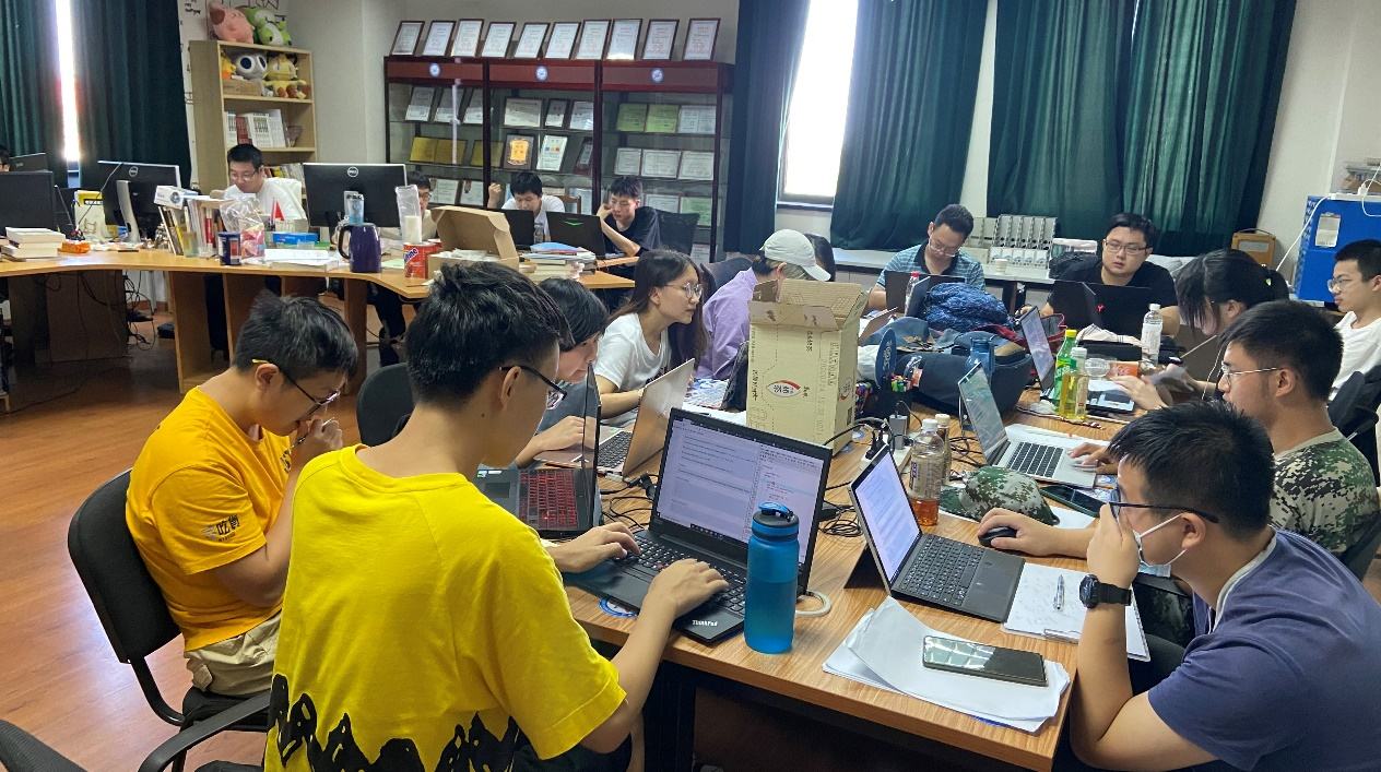 上海團組織把“創(chuàng)新實驗室”搬到學生身邊 讓青少年在家門口“觸摸”科創(chuàng)