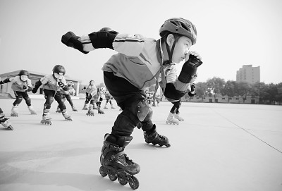 看！那冰雪上的少年