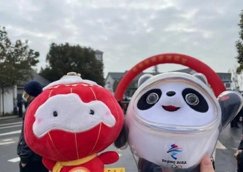 憑實(shí)力實(shí)現(xiàn)“冰墩墩自由”！女足隊員想要的冰墩墩雪容融，安排上了