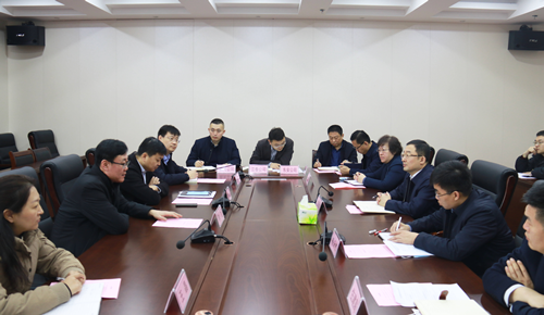 中國農(nóng)業(yè)發(fā)展銀行聊城市分行行長李飛與東昌府區(qū)委副書記、區(qū)長江紹華進(jìn)行座談  雙方就基礎(chǔ)設(shè)施項(xiàng)目融資工作交流共識(shí)