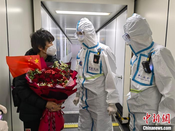 中國女足凱旋 平安抵達(dá)上海浦東國際機(jī)場