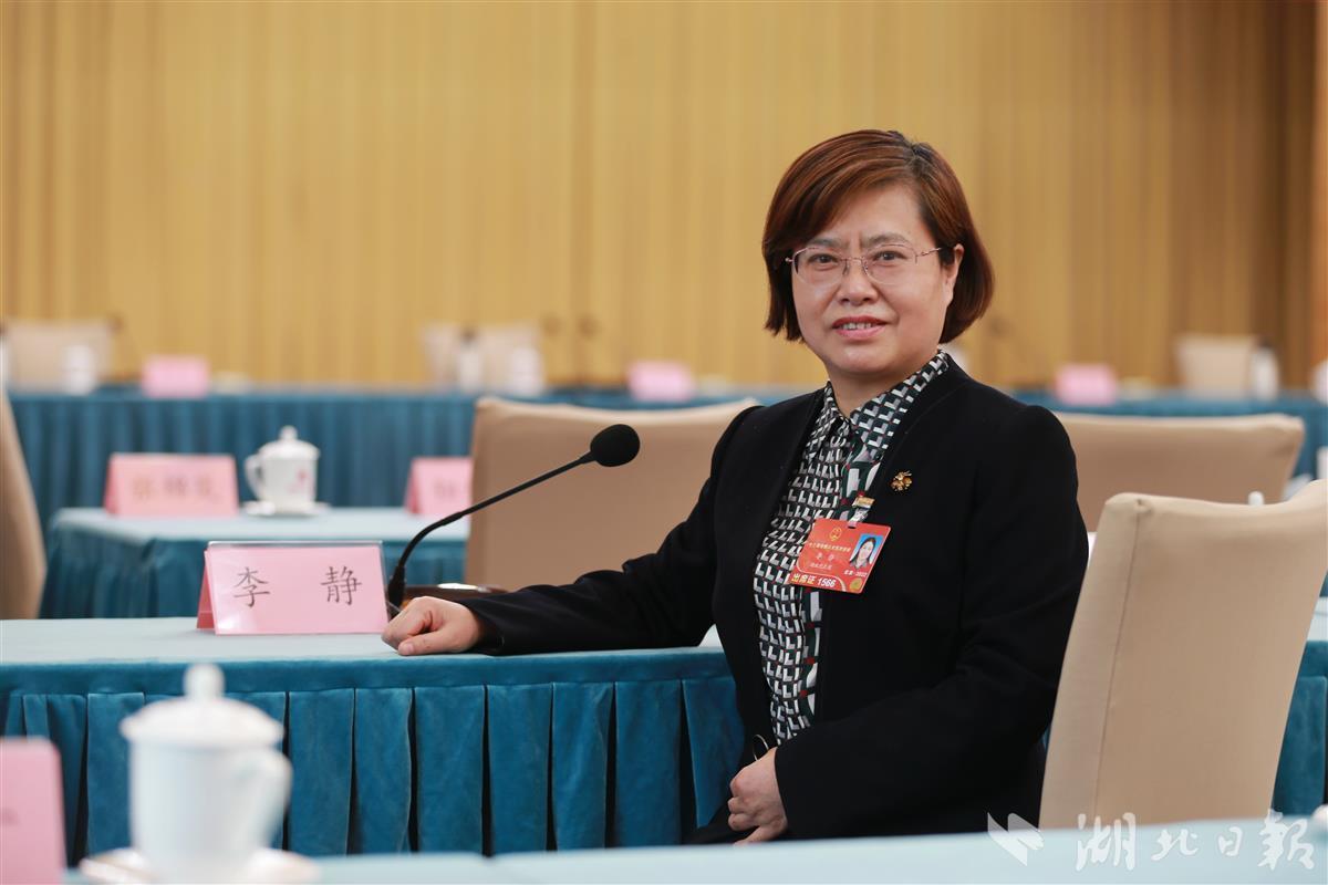 李靜代表：做好家庭教育工作 健全協(xié)同育人機制