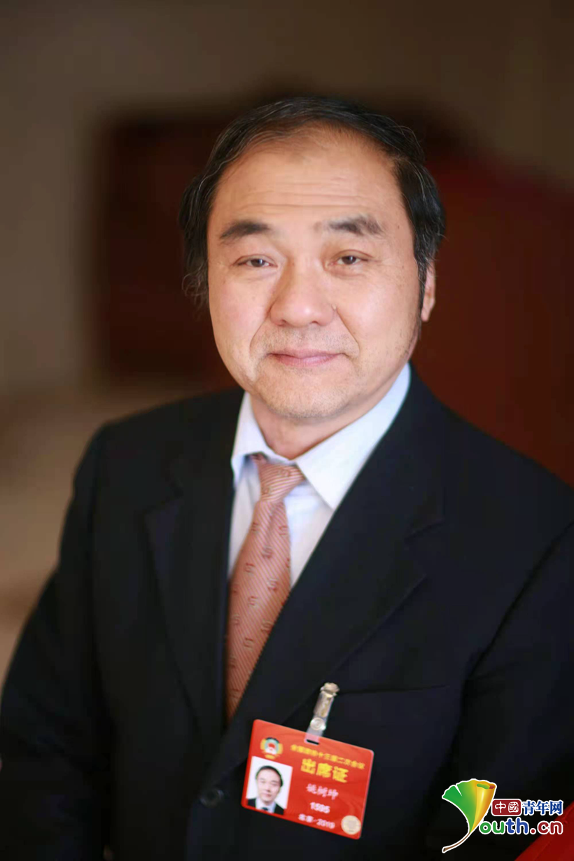 “建議培養(yǎng)大批全科醫(yī)生，醫(yī)防融合提升基層公共衛(wèi)生服務(wù)能力”