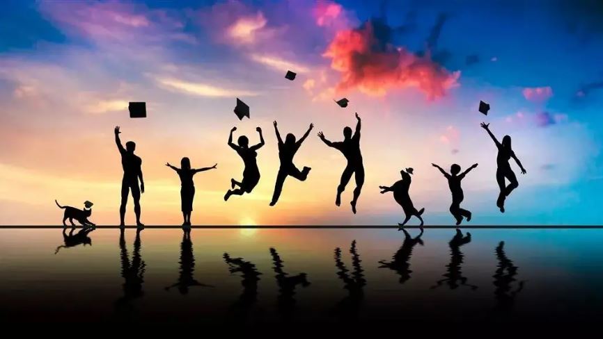 堅(jiān)持做難而正確的事情，把青春的時(shí)光留給優(yōu)秀