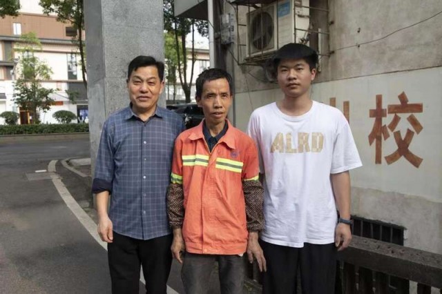 高考前夕，這個高三學(xué)生提前完成一場“大考”