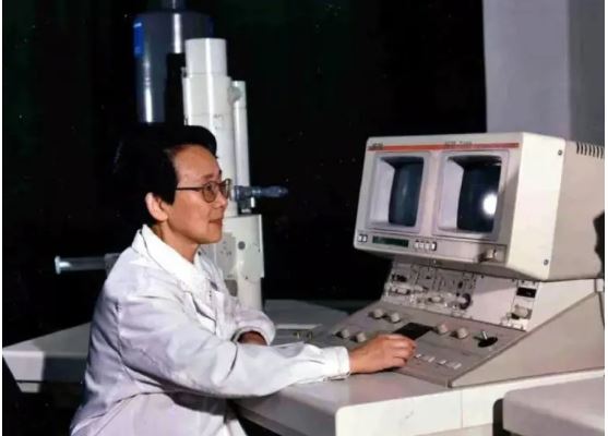她讓中國(guó)人的記憶“底片”有了色彩——追記中國(guó)工程院首批院士、感光材料專家鄒競(jìng)