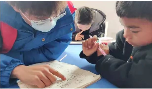 “啟明星”照亮搬遷社區(qū)青少年——“伙伴計劃在行動”