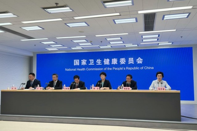 推動(dòng)解決群眾看病就醫(yī)急難愁盼問(wèn)題，各地持續(xù)深化醫(yī)藥衛(wèi)生體制改革