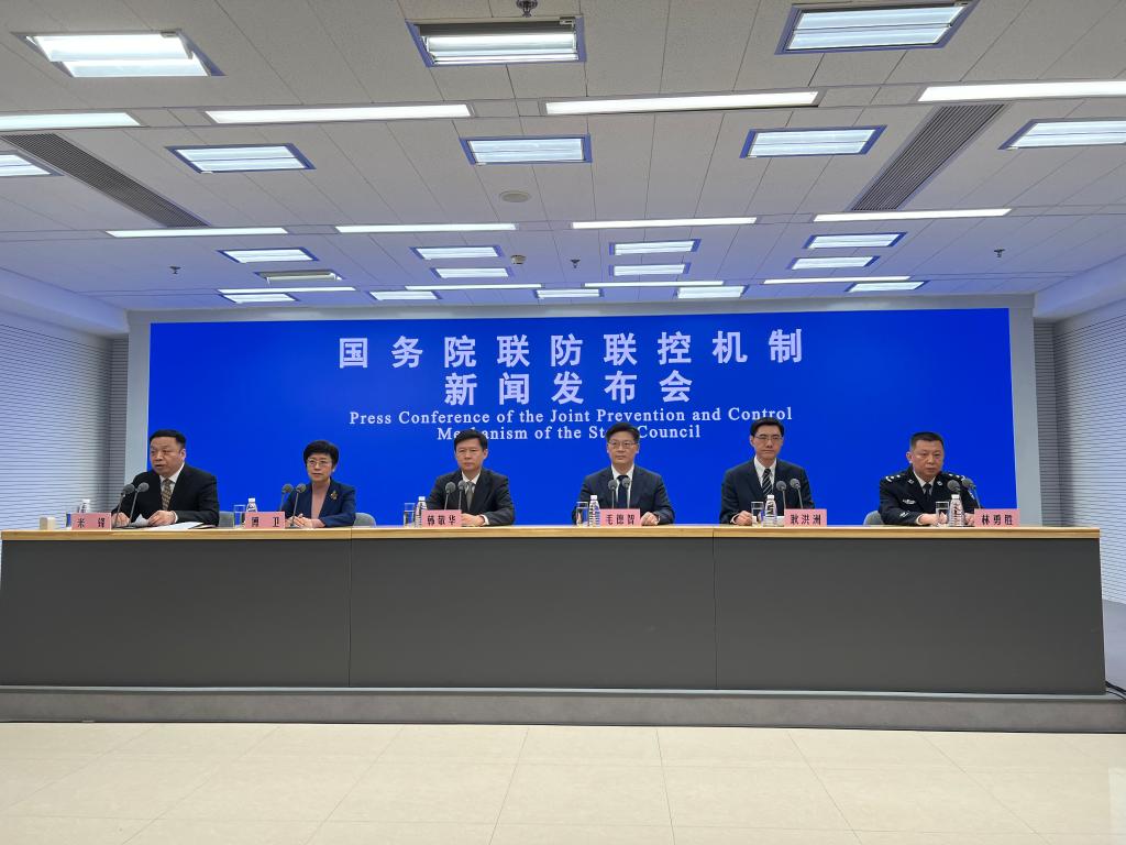 國務(wù)院聯(lián)防聯(lián)控機制：目前全國整體疫情已進(jìn)入低流行水平