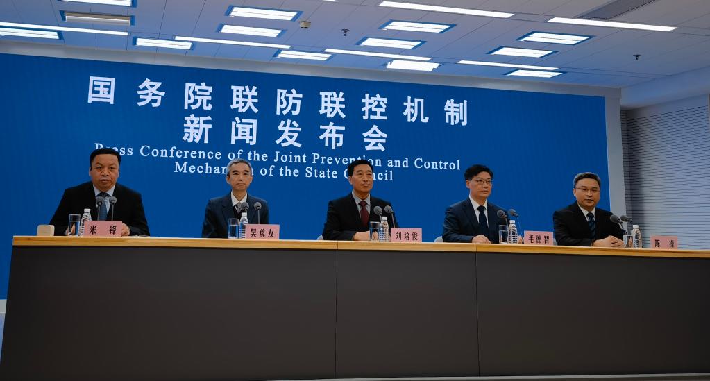中疾控專家：新冠病毒變異的威脅在減弱