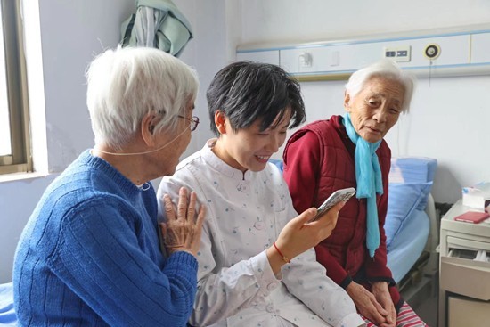 “老人的貼心娃”90后李楠楠：養(yǎng)老服務(wù)業(yè)呼喚更多年輕人施展抱負(fù)