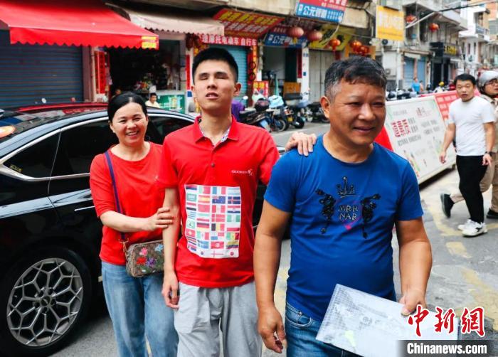 福建首位全盲高考考生：“我的大學(xué)夢(mèng)，圓了”
