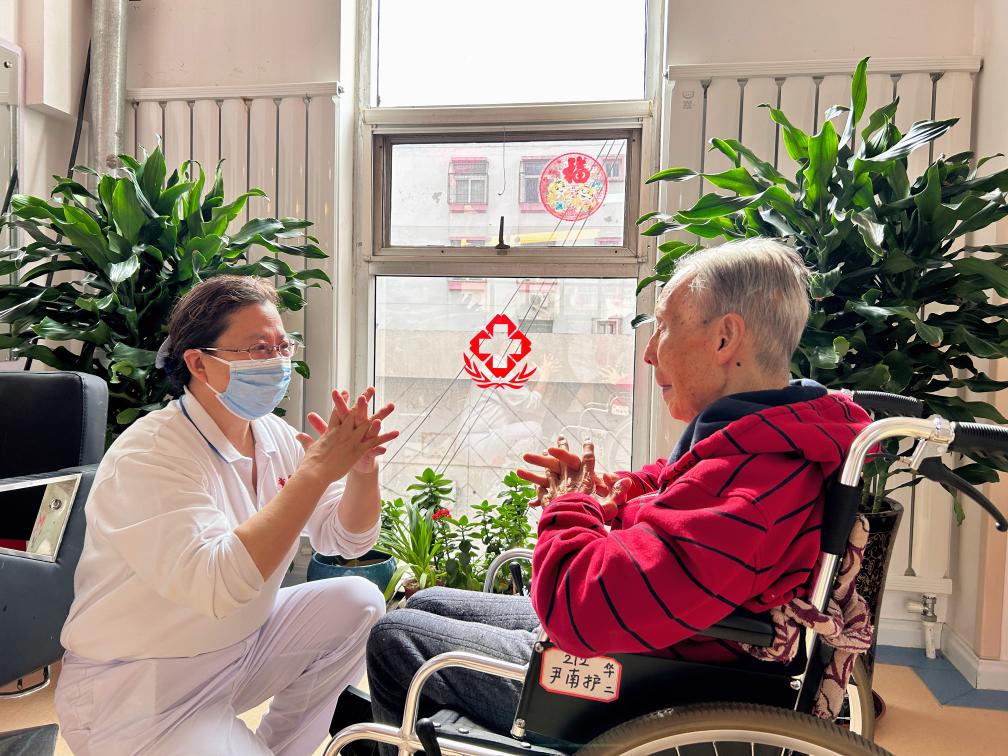 新華視點(diǎn)丨養(yǎng)老護(hù)工短缺問(wèn)題亟待破解