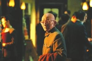 從“濟公”到“爺叔” “90后”游本昌成《繁花》“定海神針”