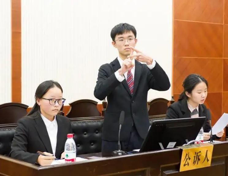 全國首屆法律手語本科生畢業(yè)