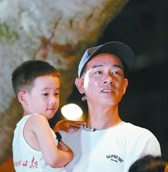 《爸爸5》頻頻登熱搜 陳小春：我會慢慢變形