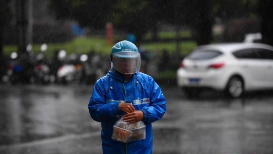 外賣小哥為何瘋狂搶時間？送餐超時半小時這單白干