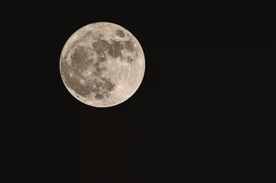 明日子夜將現(xiàn)“年度最大最圓月”