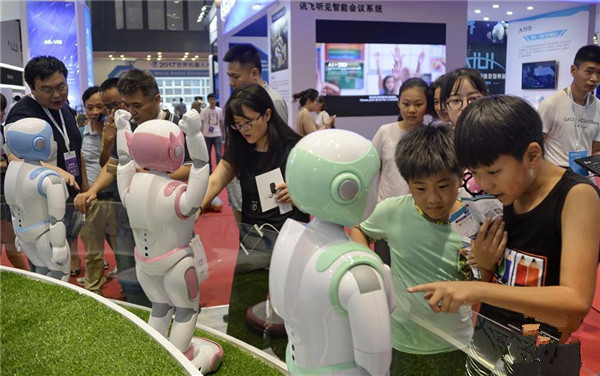 機器人給我們的生活帶來了哪些沖擊？——聚焦世界機器人大會[組圖]