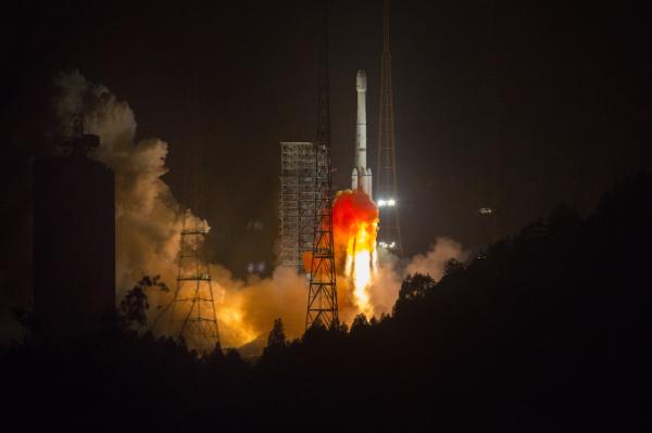 中國成功發(fā)射阿爾及利亞一號通信衛(wèi)星