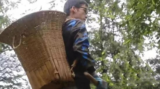 被清華校長點(diǎn)名的新生火了:收到通知書時(shí)正在搬磚